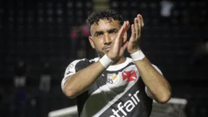 Craque Neto aprova saída de Payet no Vasco e elege o francês como “vergonha” no futebol brasileiro: “Uma das piores contratações”