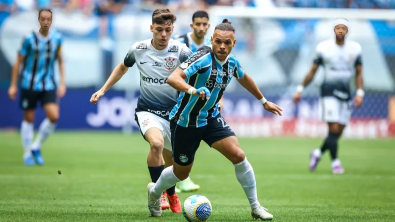 Craque Neto prevê vitória do Grêmio contra o Corinthians e dispara sobre Depay: “Deram férias para ele”