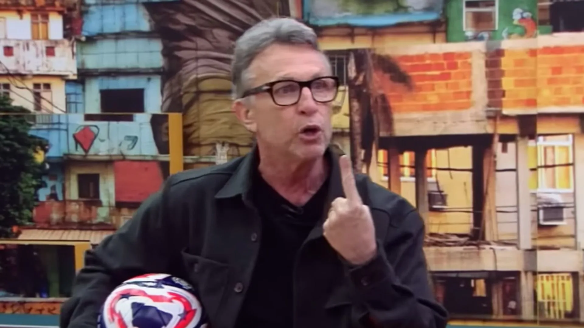 Craque Neto responde provocação de Memphis Depay, do Corinthians, e dispara: “Tá pensando que é quem, meu irmão?”