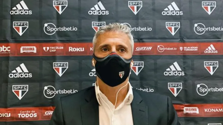 Arnaldo Ribeiro não alivia para o atual momento do São Paulo e retorno de Crespo: “Impossível virar timaço”
