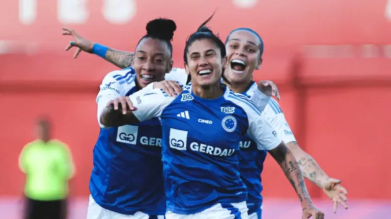 Cruzeiro finaliza primeira fase com liderança e melhor campanha da história do clube no Brasileirão Feminino