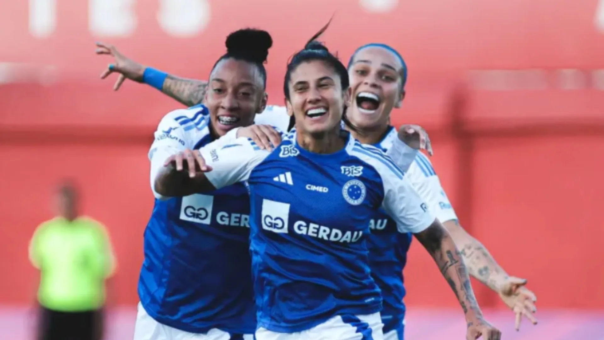 Cruzeiro finaliza primeira fase com liderança e melhor campanha da história do clube no Brasileirão Feminino