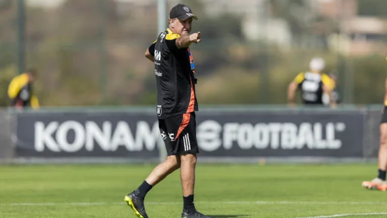 Cuca assegura permanência de Cuello no Atlético-MG e exalta Dudu: “Jogador com passe diferenciado”