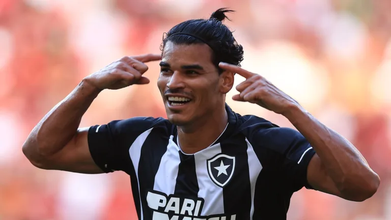 Eduardo Gabardo atualiza negociação entre Grêmio e Botafogo por Danilo Barbosa: “O clube vai insistir”