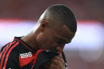 De La Cruz está fora de Flamengo x Chelsea pelo Mundial e torcida decreta: “Já deu, podem vender”