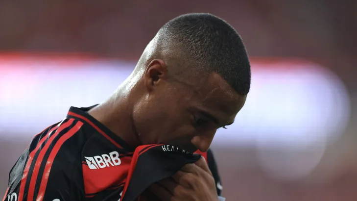 Flamengo revela que De La Cruz tem incômodo no joelho e pode desfalcar time no Mundial de Clubes Flamengo revela que De La Cruz tem incômodo no joelho e pode desfalcar time no Mundial de Clubes