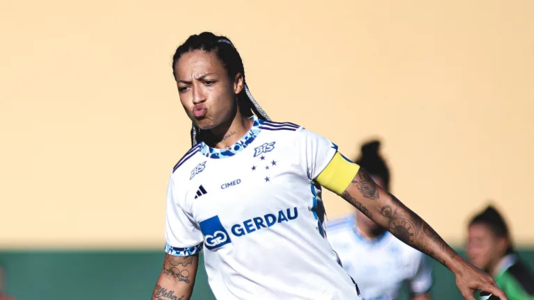 Veja a data prevista para o retorno de Byanca Brasil no Cruzeiro; Atacante se lesionou em maio