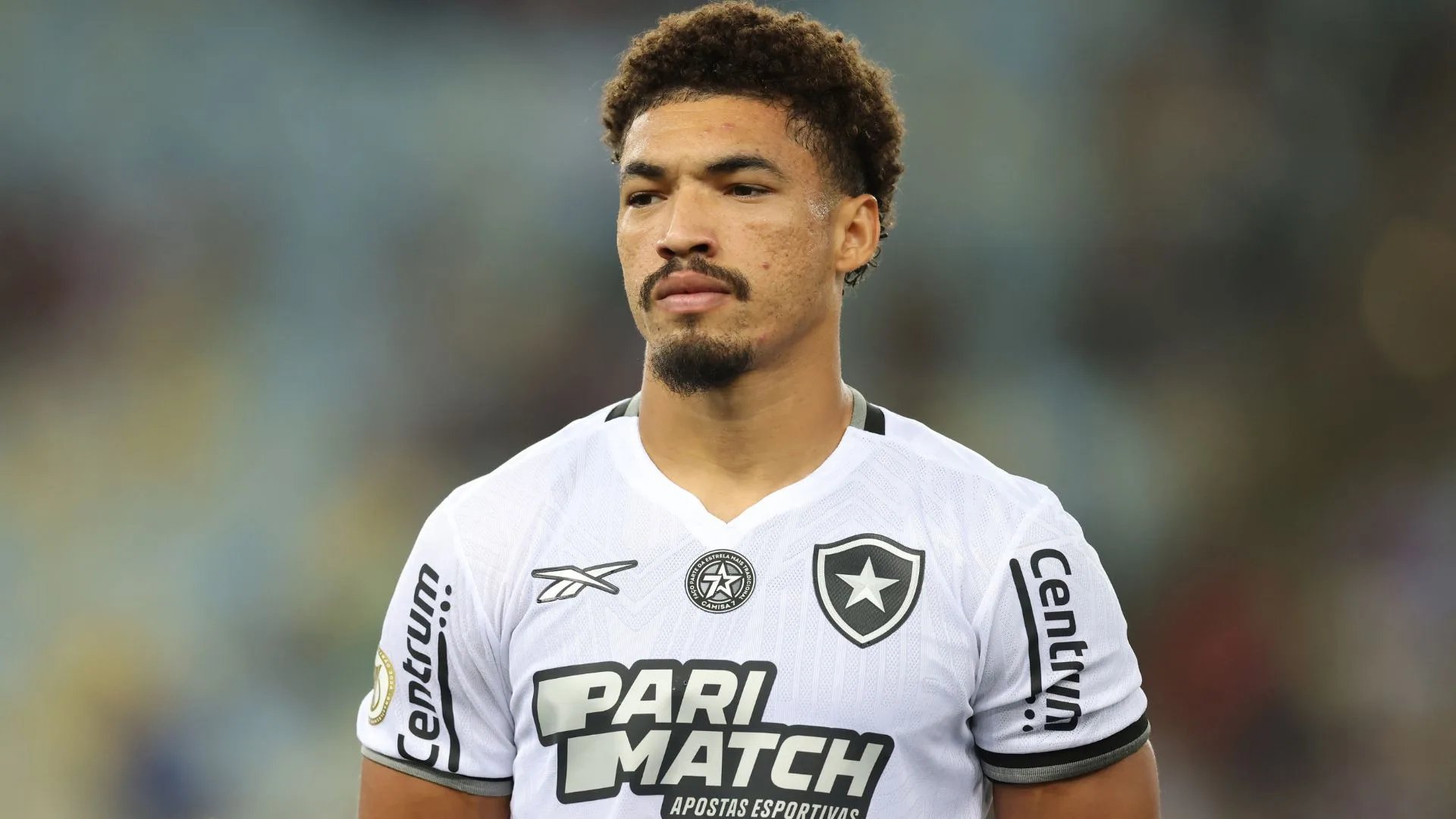 Grêmio decide não fazer nova proposta pelo zagueiro Adryelson, mesmo após rebaixamento do Lyon