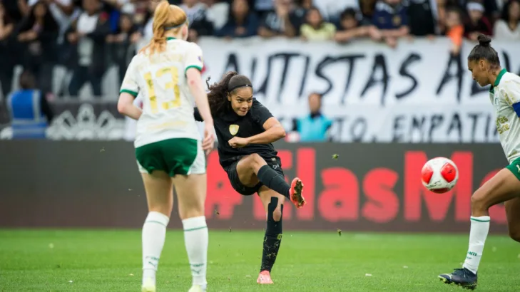 Corinthians enfrenta Palmeiras no Brasileirão Feminino