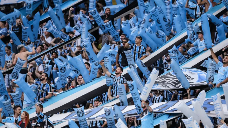48% da torcida do Grêmio é favorável à transformação do clube em uma SAF 