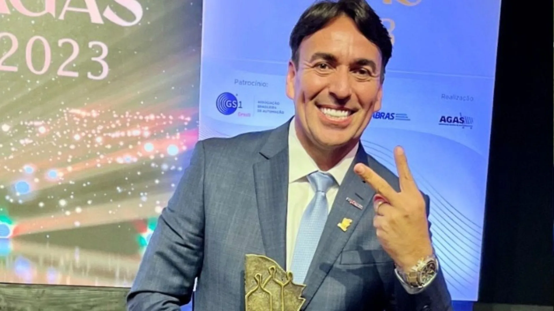 Pré-candidato à presidência do Grêmio, Marcelo Marques aprova trabalho de Mano Menezes: “É o meu treinador”