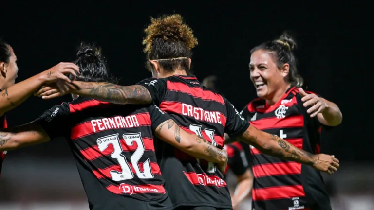 Cristiane e Fernandinha se destacam em arrancada do Flamengo na primeira fase do Brasileirão Feminino