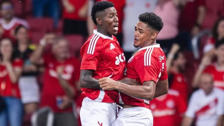 Vitão e Victor Gabriel podem deixar o Internacional e notícia desanima torcedores: “Só falam em vender”