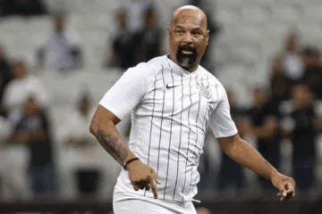 Dinei, ex-Corinthians, detona Palmeiras sobre chances no Mundial de Clubes: “Vai ser eterna piada”