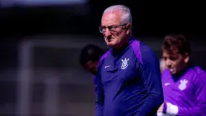Dorival Júnior define lista de jogadores ‘negociáveis’ no Corinthians e Nicola explica: “À disposição no mercado”