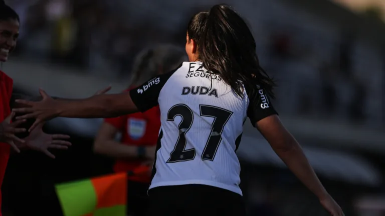 Duda Sampaio fala sobre os próximos passos do Corinthians no Brasileirão Feminino: “O mata-mata é outra competição”