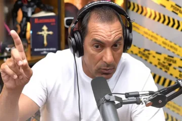 Edmundo é ‘cobrado’ por torcedor do Vasco sobre saída de Payet e reage ao vivo: “Não mando em p…nenhuma”