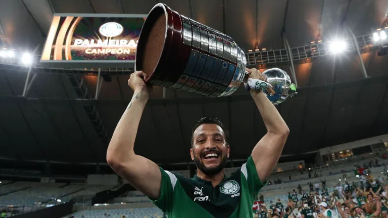 Edu Dracena comenta o sucesso do Palmeiras nos últimos anos: “Trazem coisas inovadoras, não é campeão à toa”