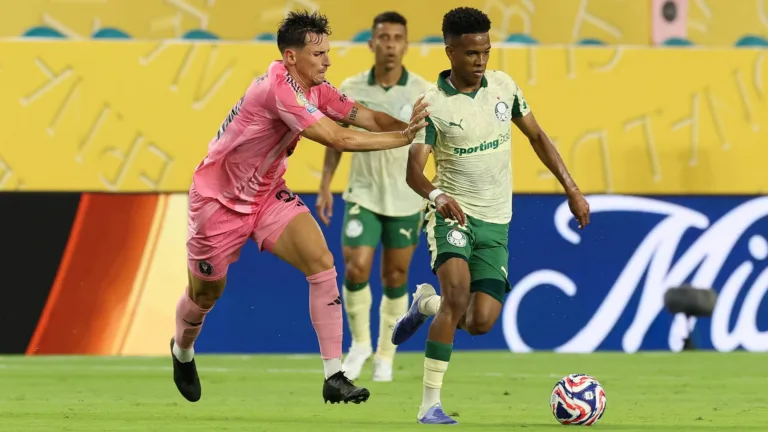 Milton Neves liga alerta para o Palmeiras e aponta vantagem para o Botafogo no Mundial: “Chega com moral”