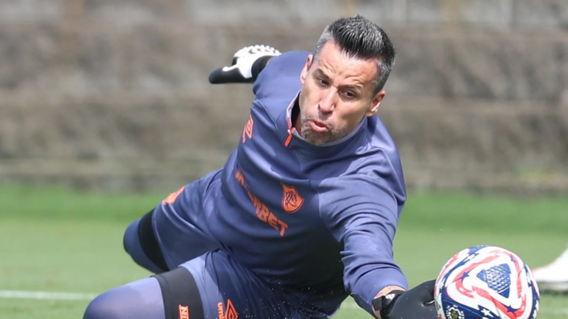 Fábio, do Fluminense, comemora chance de se aproximar de marca histórica na Copa do Mundo de Clubes