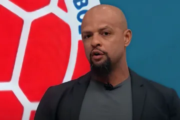 Felipe Melo repercute emoção de Abel Ferreira em entrevista e relembra “choro” com técnico em tempos de Palmeiras
