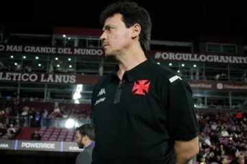 fernando-diniz-contra-o-lanus-foto-02-matheus-lima-crvg-360x240.webp