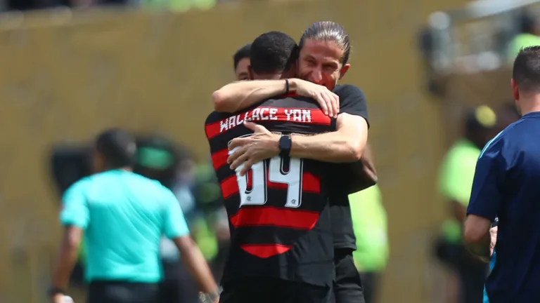 Filipe Luís cita orgulho do Flamengo após vencer o Chelsea e crava: “Qualquer um pode ganhar essa competição”
