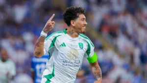 Nicola fala sobre Firmino no Flamengo: “Jogador tem feito esforços para a negociação acontecer”