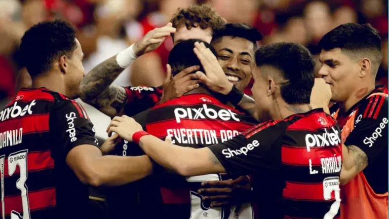 Zinho indica condição para o Flamengo avançar na Libertadores e Copa do Brasil: “Vai ter que mesclar”