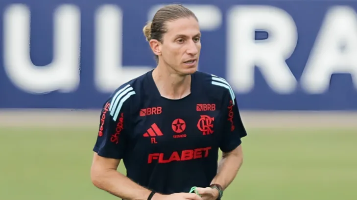 Flamengo avança em acordo para renovar com Filipe Luís e Venê Casagrande revela prazo: “Até dezembro de 2026” Flamengo avança em acordo para renovar com Filipe Luís e Venê Casagrande revela prazo: “Até dezembro de 2026”