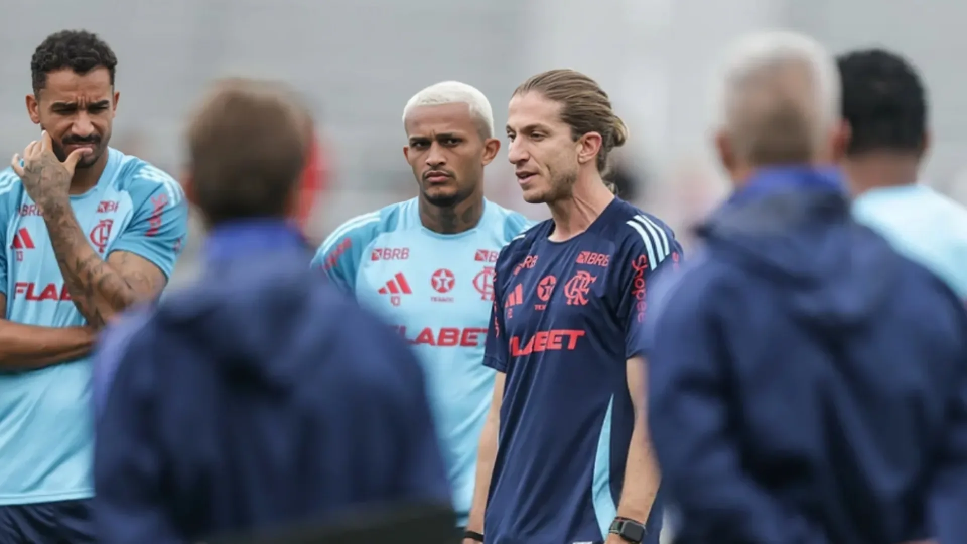 Filipe Luís não deve ter De la Cruz em Flamengo x Chelsea no Mundial de Clubes; Arrascaeta treina