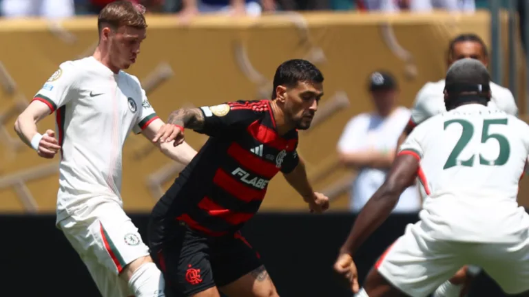 Luis Roberto se revolta com europeus em transmissão de Flamengo x Chelsea no Mundial: “Estão baixando o porrete”