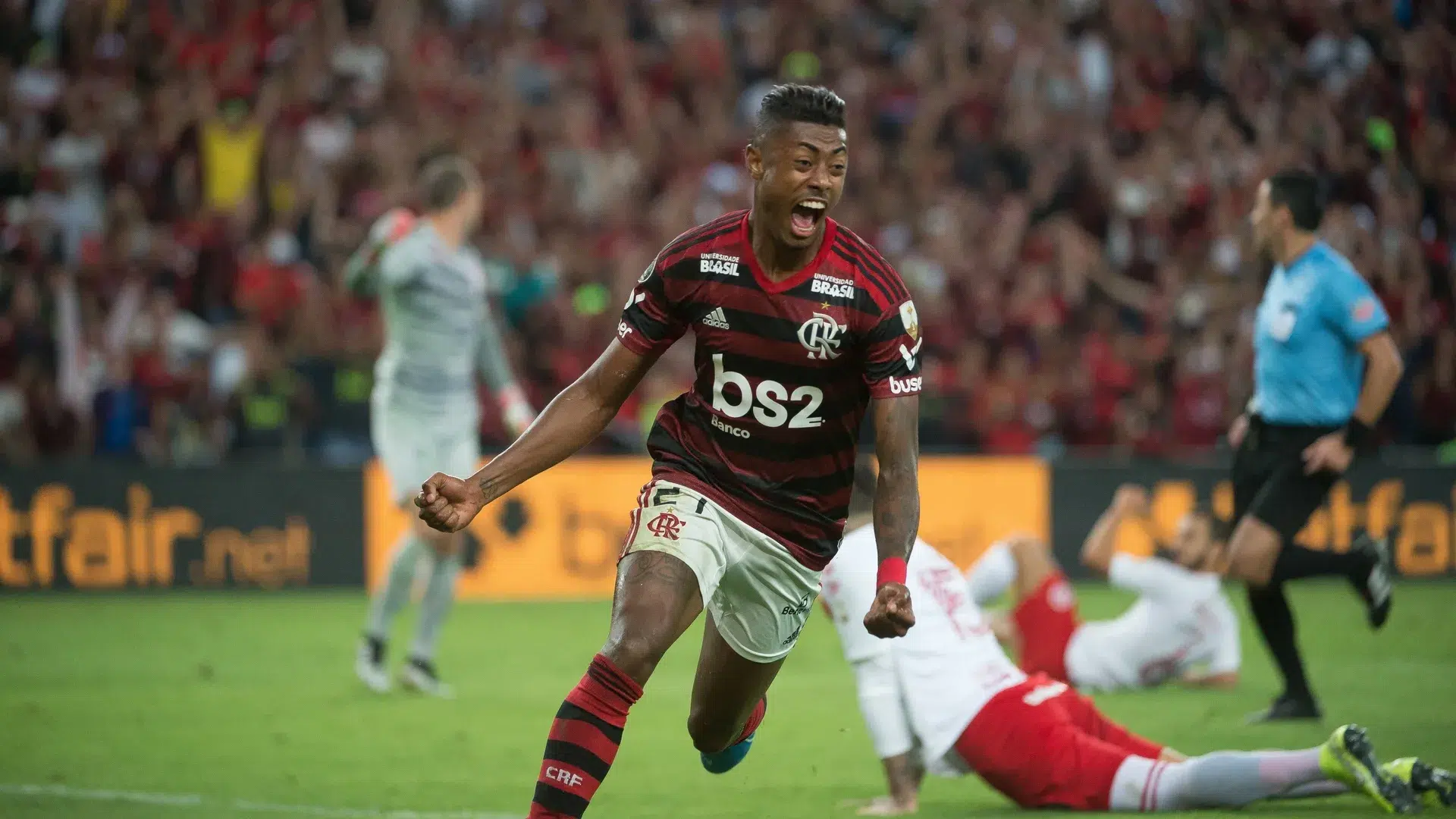 Internacional e Flamengo já se enfrentaram no mata-mata da Libertadores em ano de título do Mengão