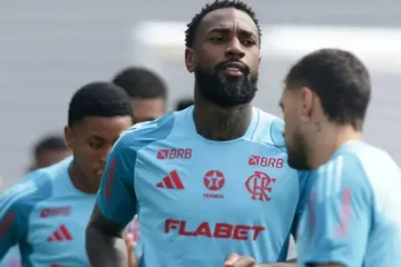Gerson ‘ignora’ torcedores do Flamengo no Mundial de Clubes e vídeo repercute: “Que nunca mais volte”