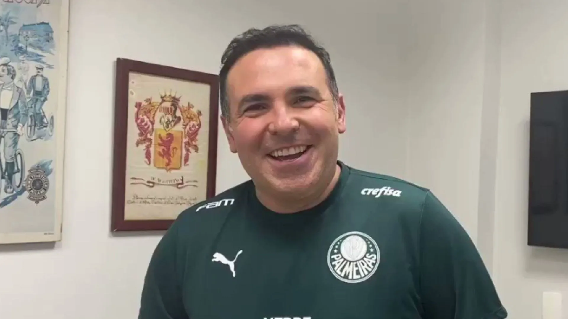 Reinaldo Gottino traz relato direto do estádio após paralisação de Palmeiras x Al-Ahly: “Raios, trovões e vento”