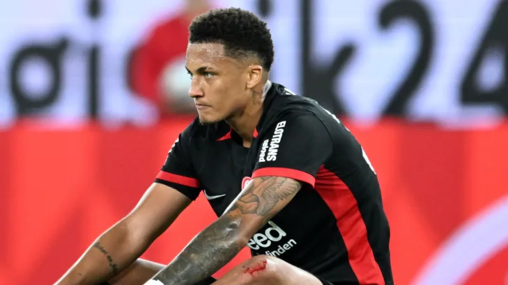Grêmio descarta zagueiro Tuta e torcedores reclamam: “Vão dar vários refugos pro Mano recuperar” Grêmio descarta zagueiro Tuta e torcedores reclamam: “Vão dar vários refugos pro Mano recuperar”