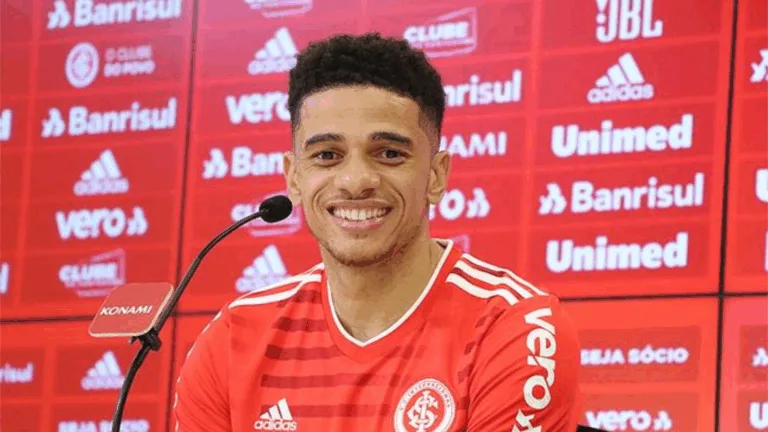 Guerrinha se diz contrário ao retorno de Taison ao Internacional: “Vamos parar com isso, estão brincando de futebol”