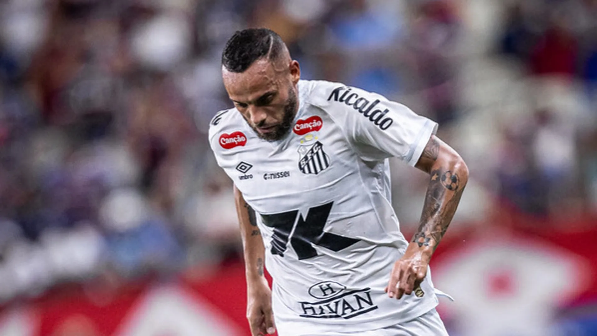 Guilherme desabafa sobre críticas e comemora sequência de gols no Santos: “O Amado vai seguir representando”