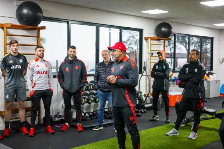 Fim de semana do Internacional tem reapresentação do elenco, Fred sinalizando possível retorno e derrota no Gre-Nal Sub-17