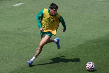 Palmeiras tem desfalques de Gómez e Piquerez e muda escalação contra o Chelsea pelo Mundial de Clubes