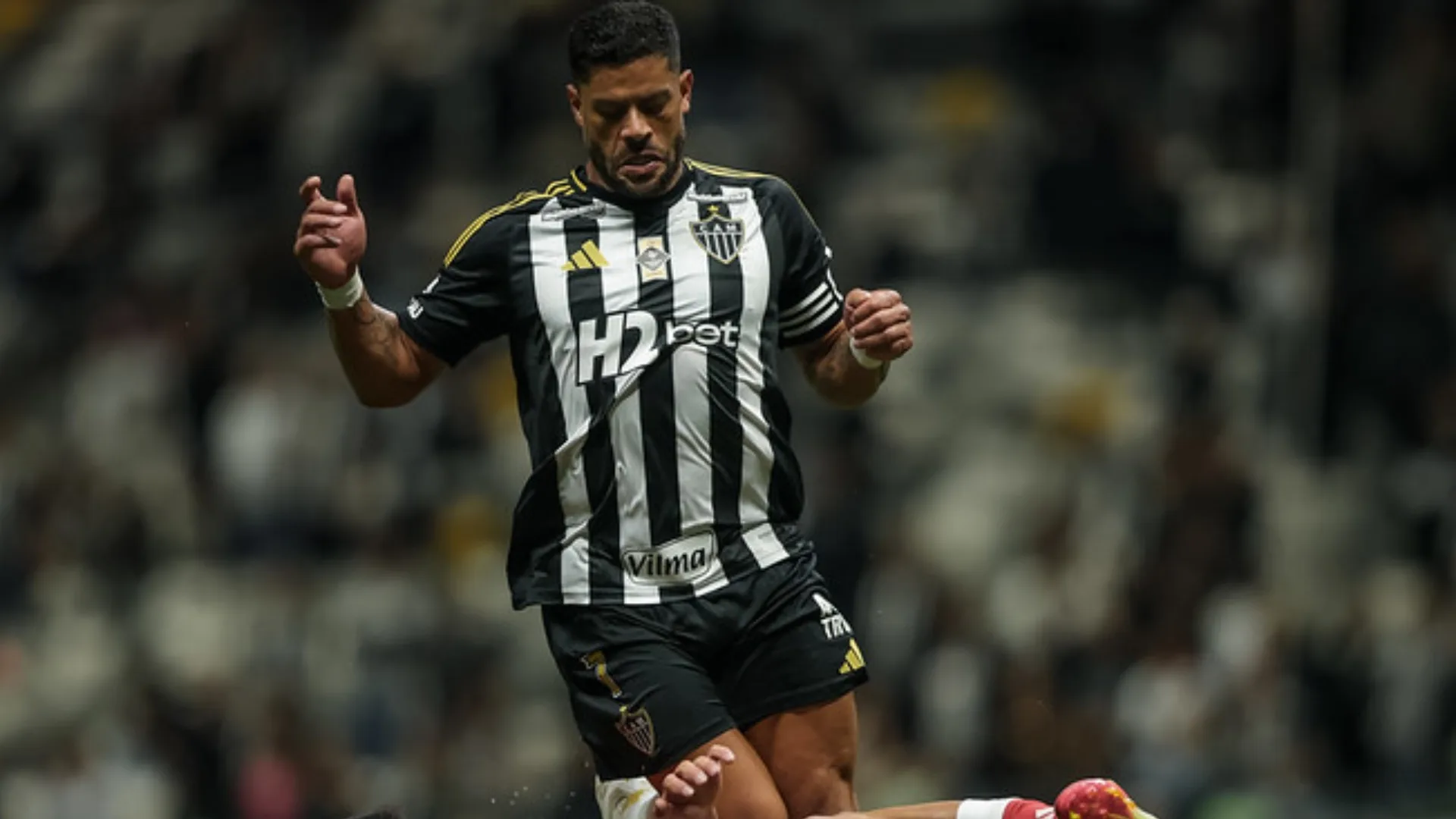 Hulk ‘diz não querer imaginar’ a possibilidade de deixar o Atlético-MG