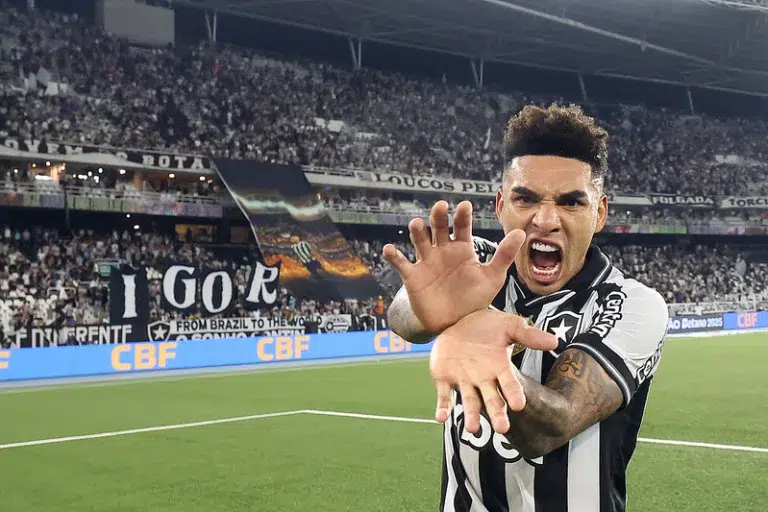 Igor Jesus se despede do Botafogo e mira retorno: “Continuar minha história aqui”