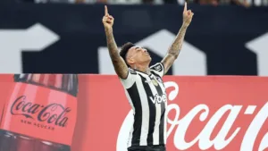 Botafogo tem volta de Igor Jesus e Savarino fora contra o Ceará pelo Brasileirão