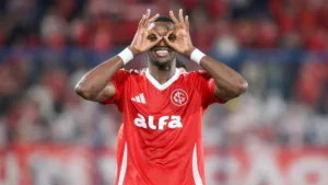 Alexandre Ernst fala sobre volta de Ricardo Mathias contra o Atlético-MG pelo Brasileirão: “Importância tremenda pelos desfalques”