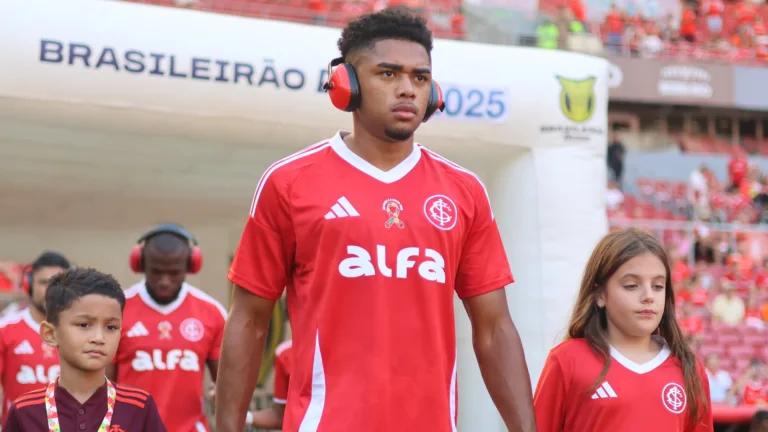 Internacional recebe proposta do Cruzeiro por Victor Gabriel, e negociação divide opiniões entre torcedores