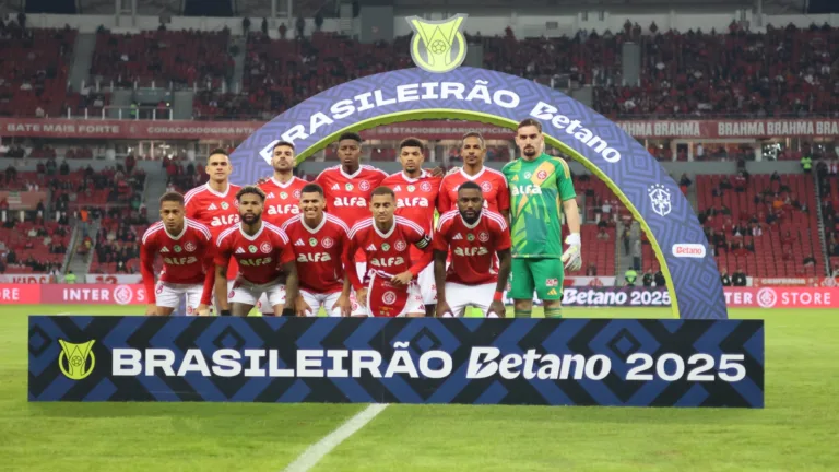Internacional tem sequência de confrontos diretos e mira se afastar do Z-4 do Brasileirão até a volta das copas