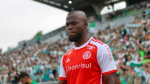 Internacional monitora atuação de Enner Valencia em jogo do Equador e pode gerar mudança de Roger Machado