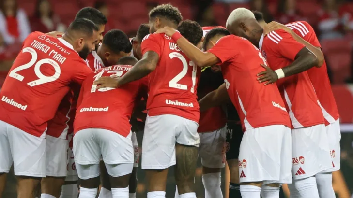 Atacantes do Internacional tem baixa performance no Brasileirão e somam cinco gols dos 12 marcados pela equipe na competição Atacantes do Internacional tem baixa performance no Brasileirão e somam cinco gols dos 12 marcados pela equipe na competição