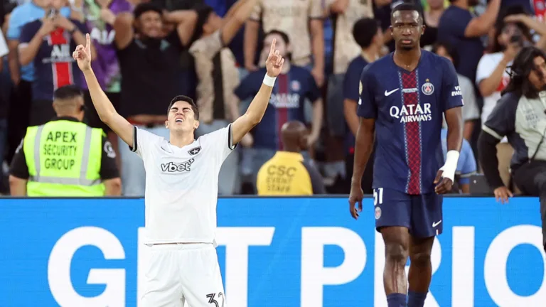 Juca Kfouri avalia que vitória do Botafogo contra PSG ajuda o Flamengo ante o Chelsea: “Não tem favorito”