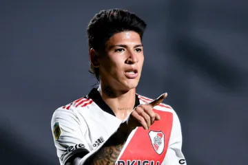 Alvo do Flamengo, como meio-campista Jorge Carrascal pode encaixar na escalação de Filipe Luís